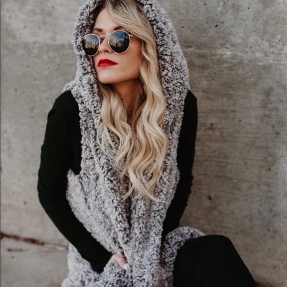 Sherpa Hooded Vest Cardigan - Picture 2 of 5